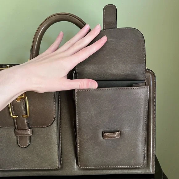 Locking Travel Handbag, Leather Satchel with Original Key, Authentic Vintage - Picture 12 of 16